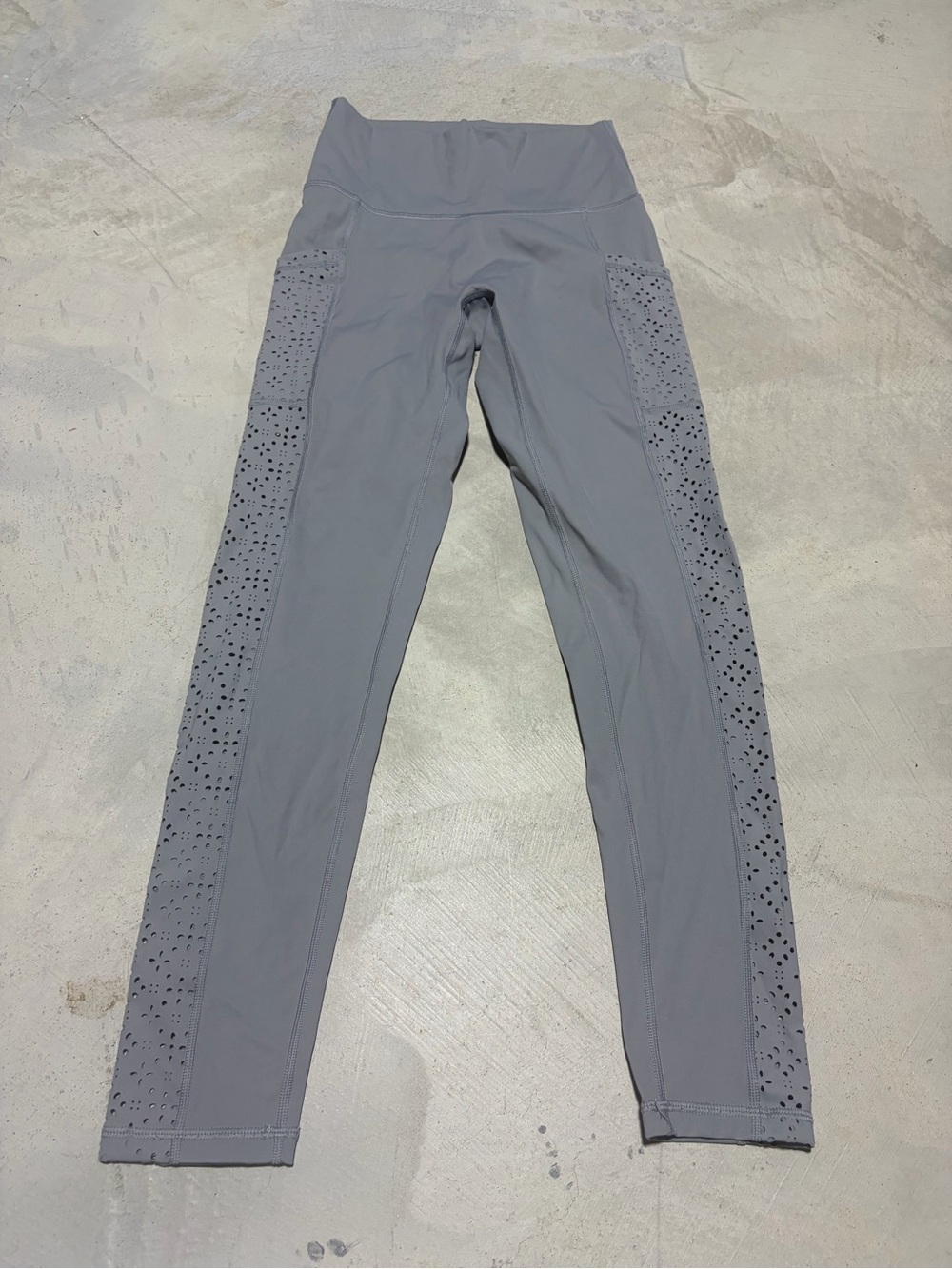 Aerie chill play move Laser-Cut Side Panel Leggings Gray medium